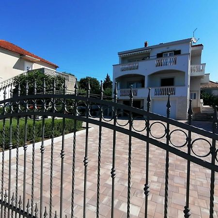Apartments Petin Zadar Exterior foto